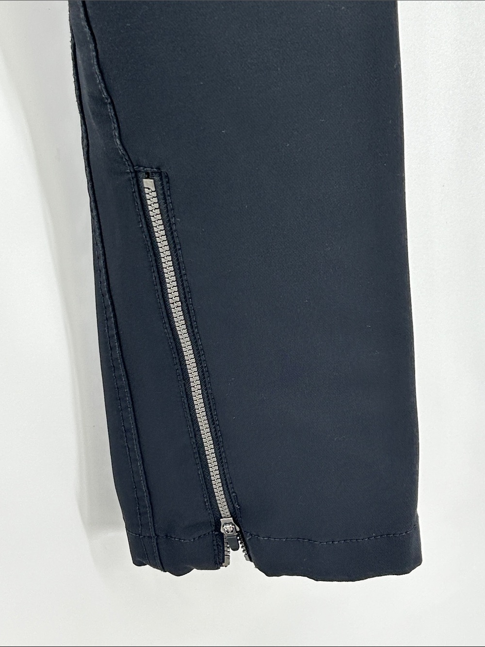 Title Nine Genie Brushed Outdoor Women's Straight Leg Pants in Black Size 6 - Picture 8 of 10